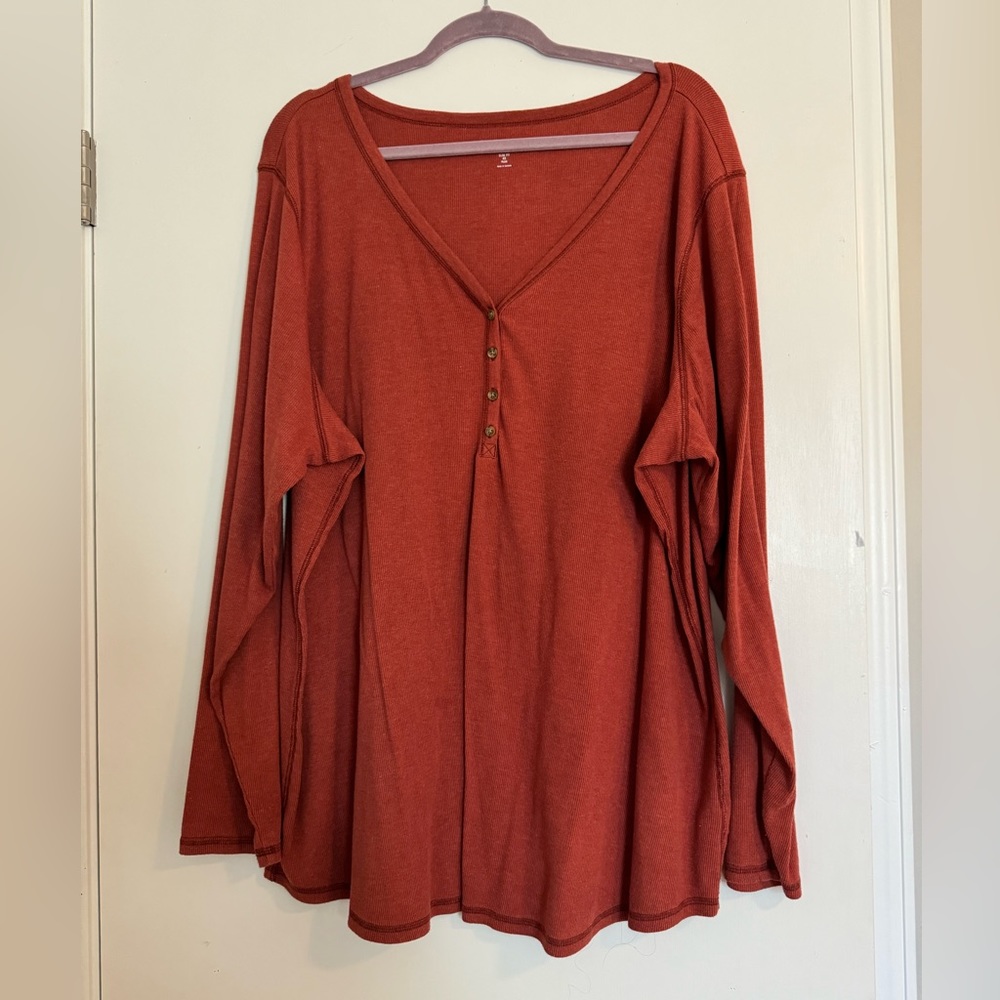 Old Navy Women’s Jersey Material Long Sleeve V-Neck Top